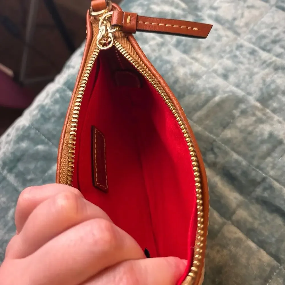 Dooney & Bourke classic versatile